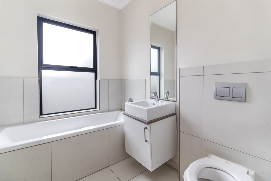 To Let 3 Bedroom Property for Rent in Aan de Wijnlanden Western Cape